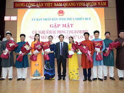 Thêm nguồn động viên, khích lệ văn nghệ sĩ