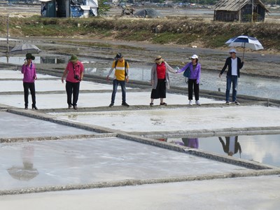  Tự hào nghề muối Sa Huỳnh