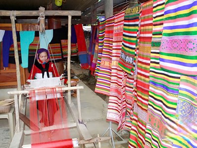 Bảo tồn văn hóa, phát triển du lịch cộng đồng