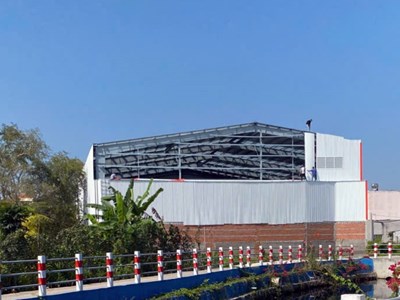 Bị xử phạt nhưng công trình nhà thể thao vẫn thi công