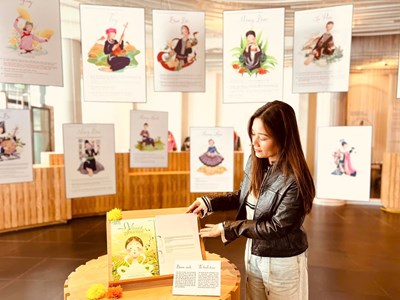  Vẻ đẹp nữ phục các dân tộc qua lăng kính đương đại