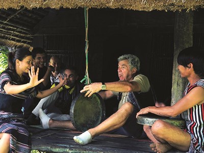 Tiếng Chinh Ba rộn rã mùa xuân