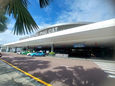  Xây dựng đường cất hạ cánh số 2 tại Cảng hàng không Phù Cát