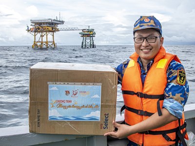  Vượt trên ngàn phong ba