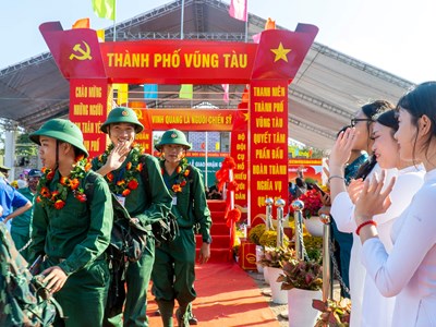 Những lá đơn viết ra từ máu thịt
