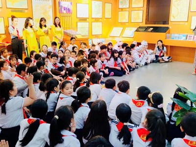  “Yêu quê hương qua từng trang sách nhỏ”