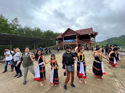 Bắc Trà My đón khách quốc tế đầu xuân