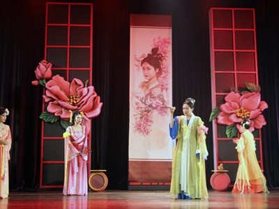 Sôi động với những vở diễn ấn tượng