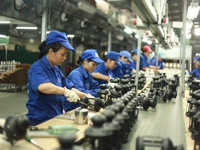 Thúc đẩy lộ trình tăng lương tối thiểu để đủ sống