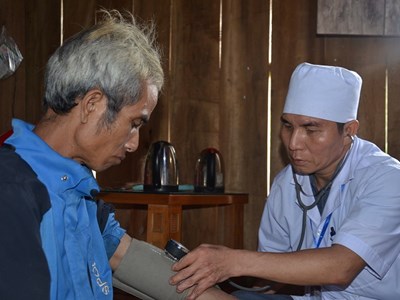  Người thầy thuốc “trong lòng” đồng bào Ca Dong