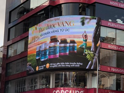 Bất chấp chỉ đạo, công trình quảng cáo sai phạm vẫn tồn tại