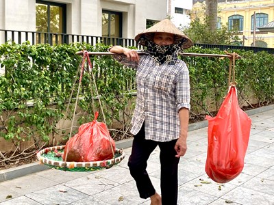 Chuyện những người phụ nữ… không được tặng hoa