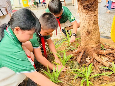  Gắn kết nhà trường, gia đình và cộng đồng trong xây dựng trường học xanh