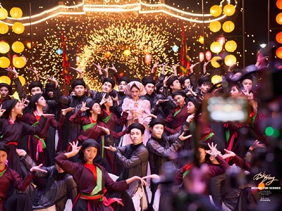 Còn đó những khe cửa hẹp