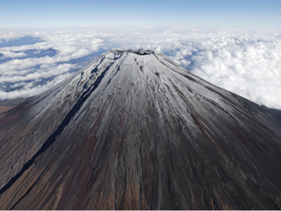 Tăng phí leo núi Phú Sĩ lên 4000 yên