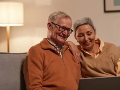 Lợi ích của việc kết hôn cùng người đàn ông hơn bạn nhiều tuổi