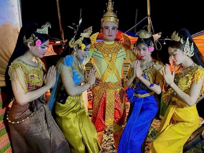 Múa hát dân gian gắn kết cộng đồng