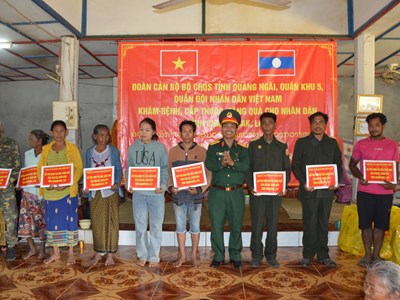  Sắt son nghĩa tình Việt - Lào