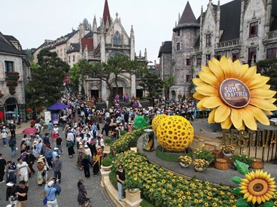 Sun World Ba Na Hills đón lượng khách kỷ lục trong lịch sử 16 năm