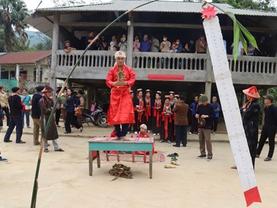 Sân khấu hóa nghi lễ cấp sắc của người Dao