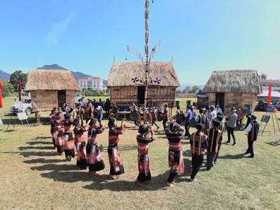 Những “chứng nhân văn hóa” giữa đại ngàn