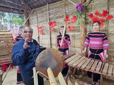 Cầu nối giữa quá khứ và tương lai