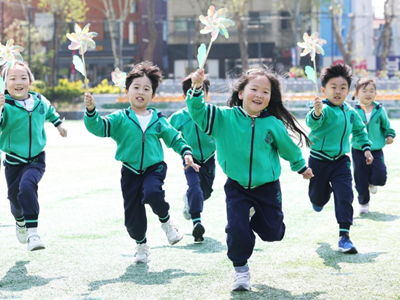 Trẻ em chỉ được chơi 2 tiếng mỗi ngày