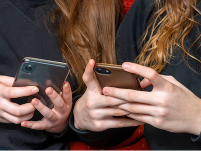 Thủ tướng New Zealand đề xuất cấm mạng xã hội với người dưới 16 tuổi