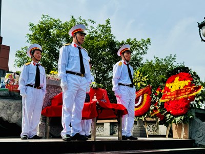  Hài cốt liệt sĩ trở về đất mẹ sau hơn 50 năm