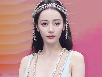 Sao nữ đấu tranh với việc bị xâm phạm bằng công nghệ AI