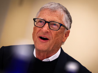 Tỉ phú Bill Gates cam kết từ thiện 200 tỉ USD, chỉ trích tỉ phú Elon Musk