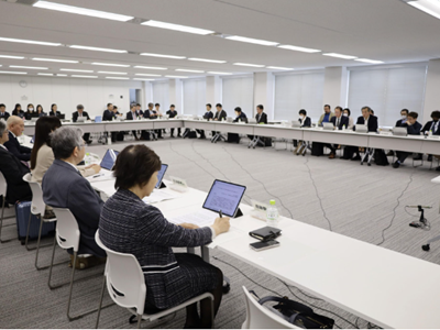 Ứng phó tỉ lệ sinh giảm, Nhật Bản sẽ chi trả toàn bộ chi phí sinh con 