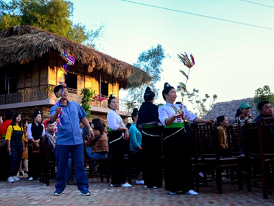  Tạo dựng tương lai trên nền tảng bản sắc