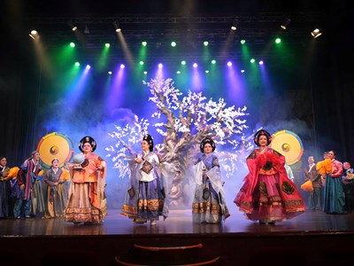 Bài học giáo dục qua nghệ thuật sân khấu