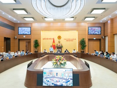  Người nổi tiếng không bị hạn chế quảng cáo nhưng có nghĩa vụ đi kèm