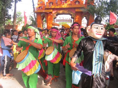 Gìn giữ “món ăn tinh thần” của phum sóc