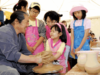 Bảo tồn gốm Celadon bằng du lịch văn hóa và công nghệ