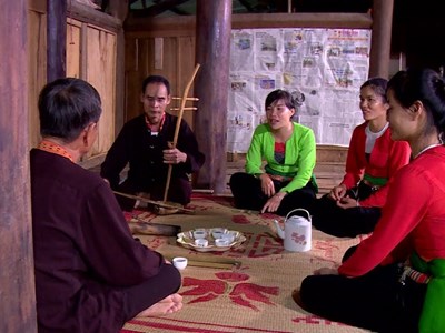  Lời tự tình bên bếp lửa