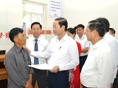 Cán bộ nhiệt tình, người dân phấn khởi