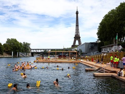 Pháp mở lại sông Seine cho người dân bơi sau hơn 100 năm