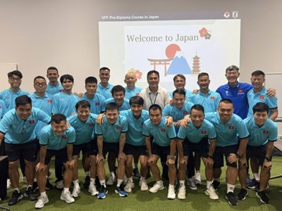  Thầy nội, thầy ngoại và bài kiểm tra cho bóng đá chuyên nghiệp