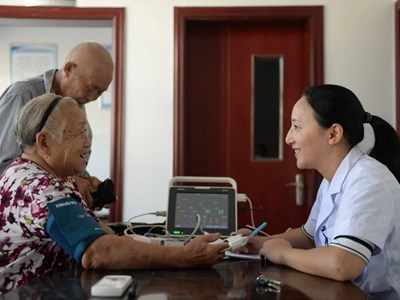 Vì sao ngày càng nhiều người Trung Quốc không tham gia BHYT?