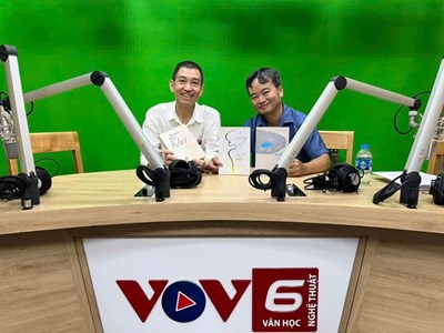 Một đường cọ trắng vô cùng trời xanh