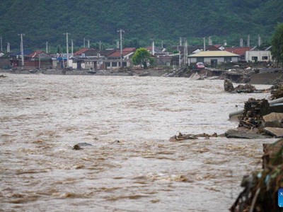 Bắc Kinh tê liệt vì mưa lớn, Trung Quốc ban bố tình trạng khẩn cấp ở nhiều nơi