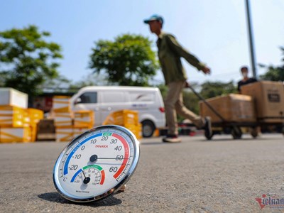 Bí quyết đối phó nắng nóng 40 độ ở Hà Nội