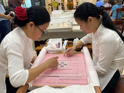 Khi di sản thêu cổ kết nối quá khứ, hiện tại và tương lai