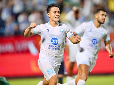 “Bão nổi” vòng mở màn