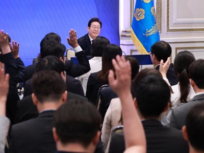 Hàn Quốc thúc đẩy dự luật trừng phạt “tin giả”