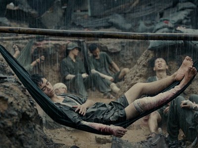 Kỷ lục doanh thu và sức hút “vô tiền khoáng hậu”