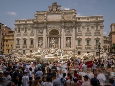  Nhiều nước ứng phó với du lịch “xấu xí”